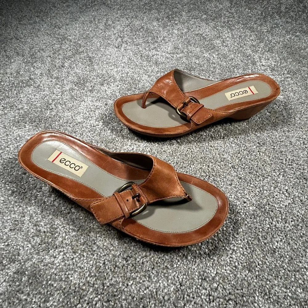 Ecco Womens Brown Leather Wedge Sandals Buckle Thong Slides Size 8 EU 39